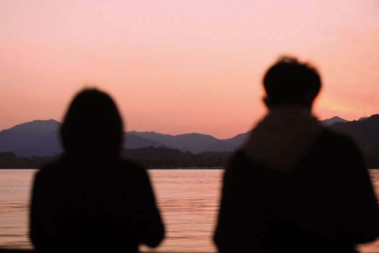 Should You Move On After a Breakup? A Psychological Guide