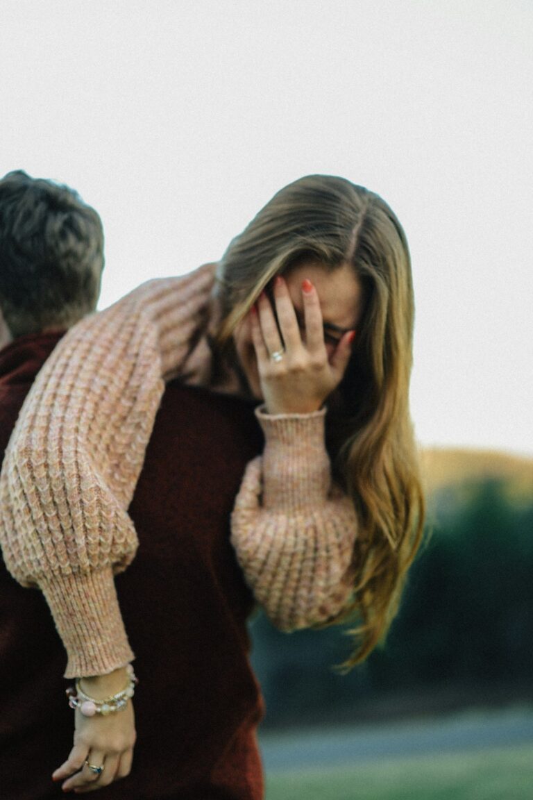 10 Clear Signs of Emotional Unavailability in Relationships